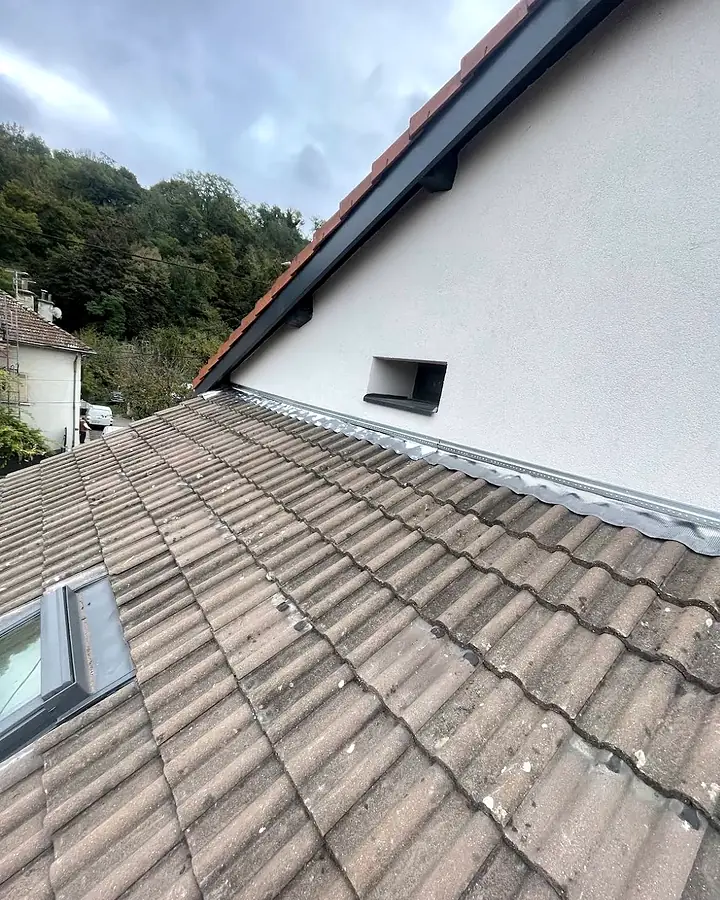 Rénover toute la toiture : photo de chantier.